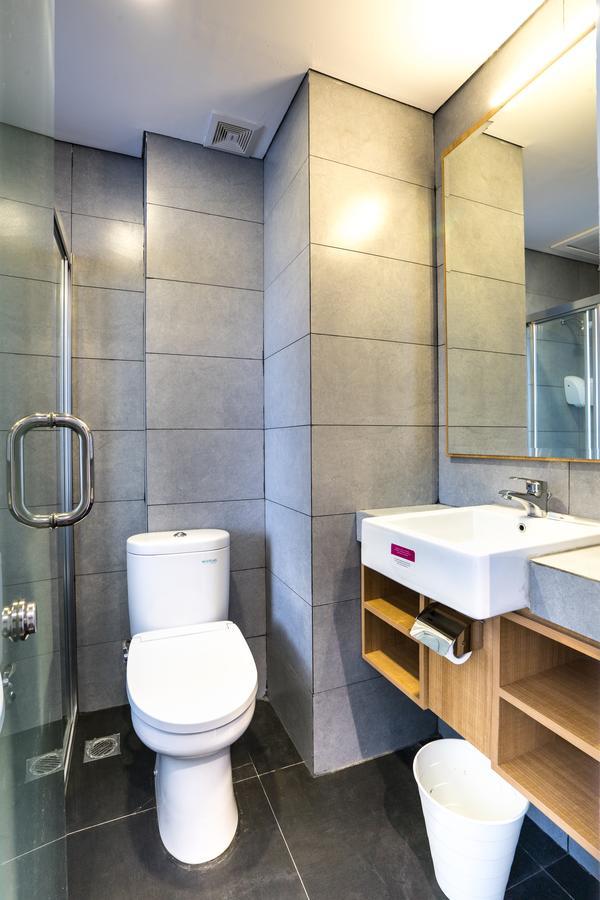 Maple Hotel Grogol Джакарта Екстер'єр фото